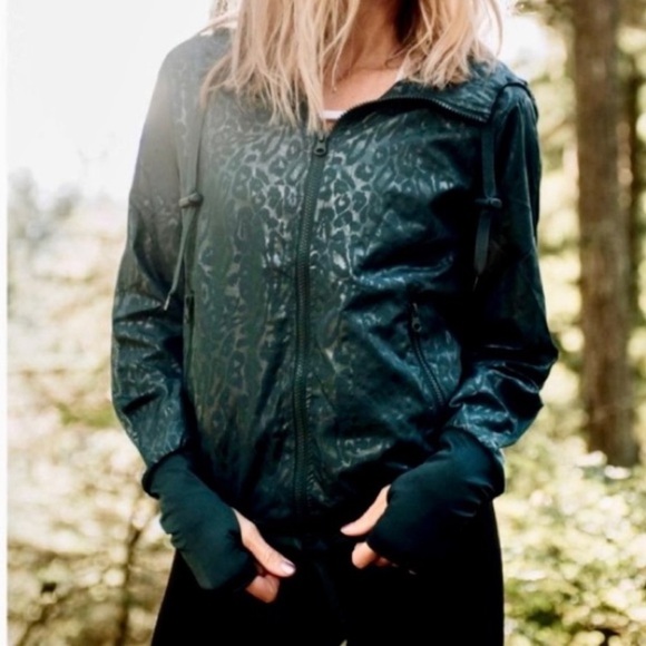 ZYIA Jackets & Blazers - ZYIA Black Leopard Hooded Bomber Jacket Windbreaker Full Zip Pockets, Size M